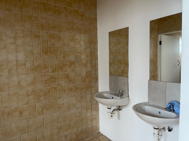 To Let commercial Property for Rent in Maitland Western Cape